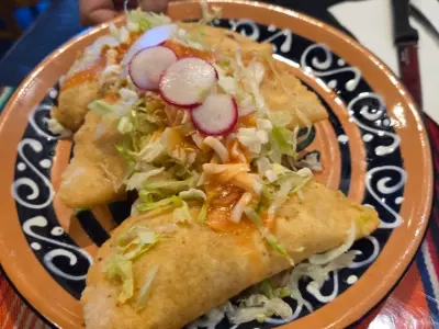 El Canario Carnitas, business photo 3
