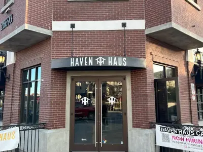Haven Haus Cafe, Café