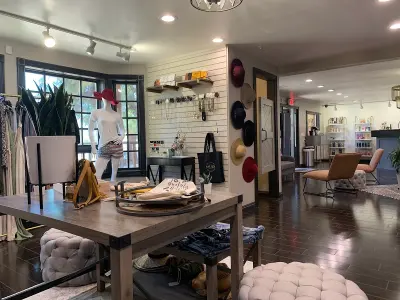 Salon on 3rd business photo